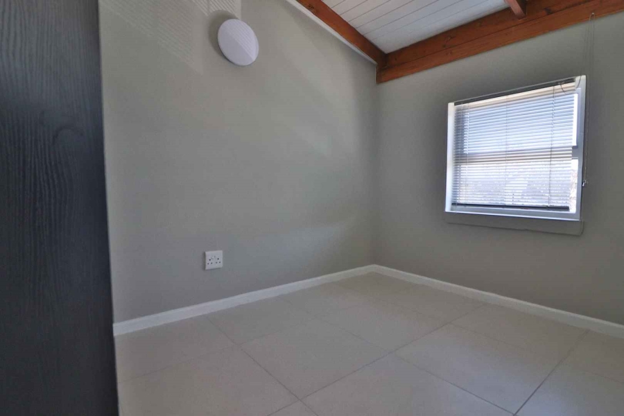 2 Bedroom Property for Sale in Maitland Western Cape